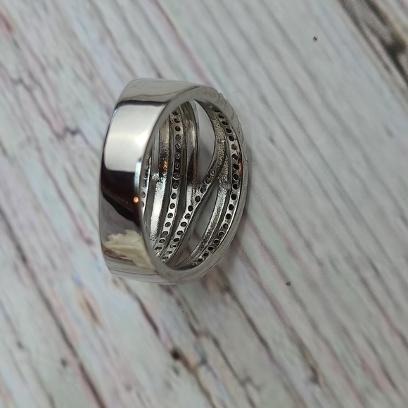 WHITE SAPPHIRE STERLING SILVER CRISS CROSS RING - Picture 7 of 10